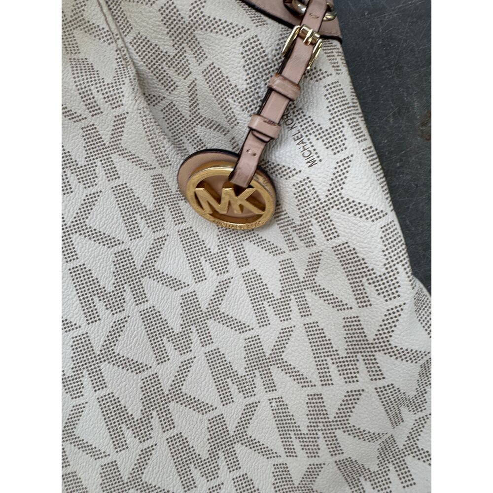 Michael Kors Monogram Hobo Tan White - Picture 3 of 11